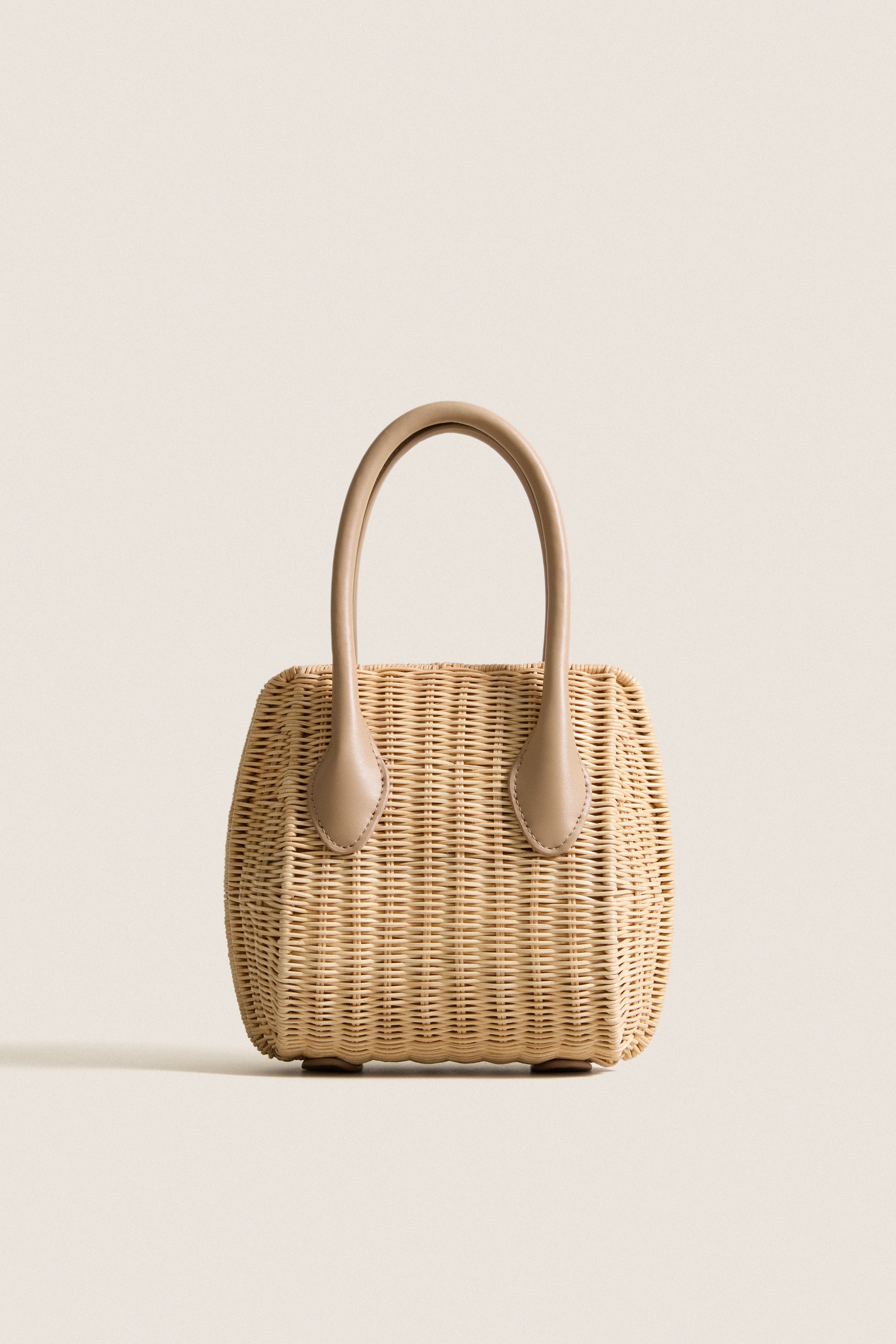 Natural Wicker Wave Top Handle Bag
