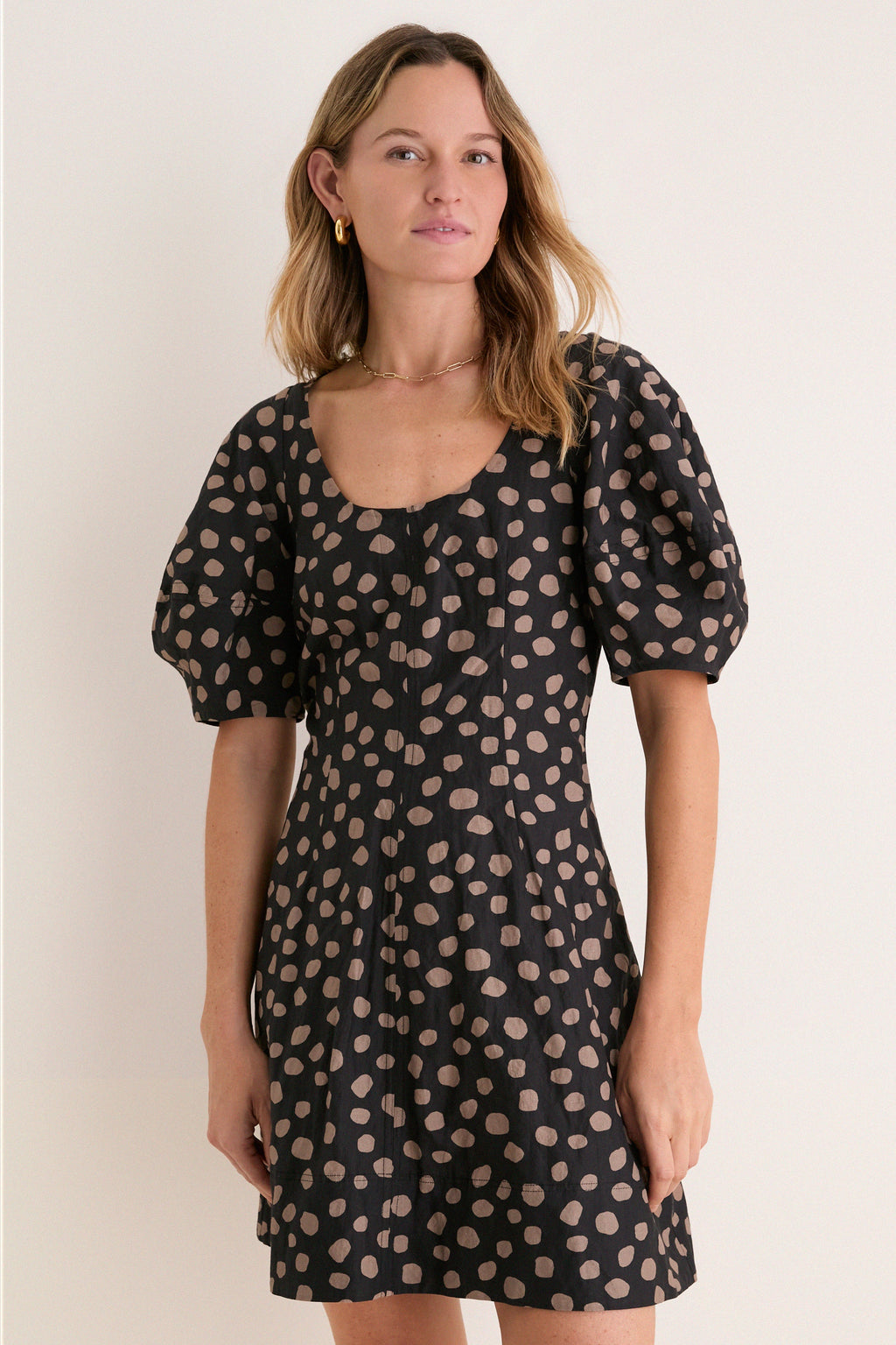 Yayoi Black and Camel Anni Scoop Mini