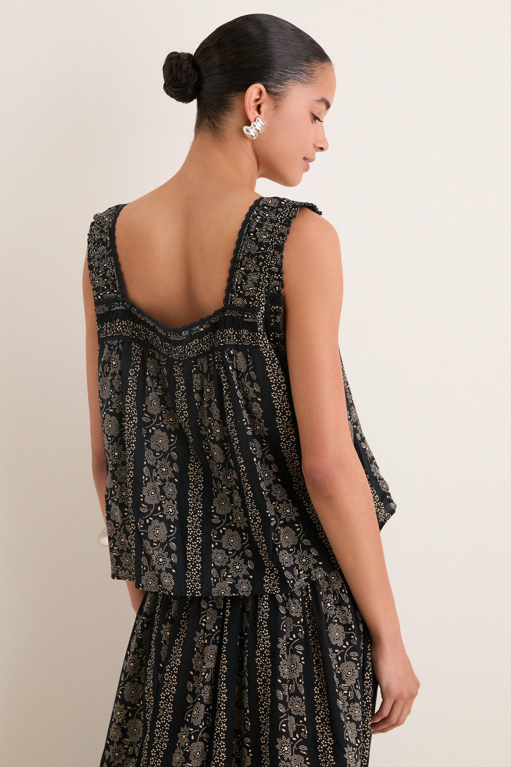 Black and Cream Token Floral Victorian Pleat Tank