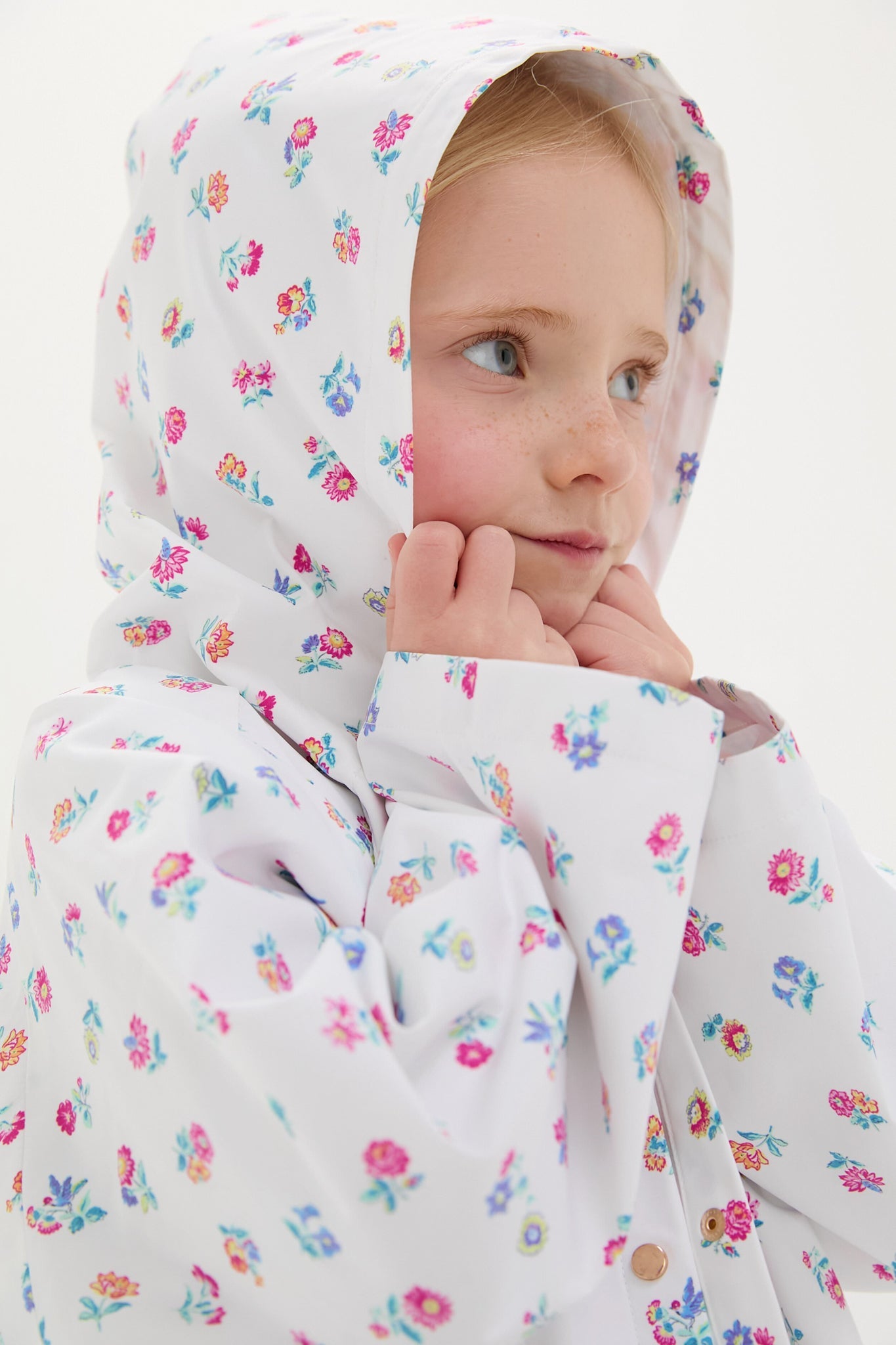 White Felicita Flowers Felvet Raincoat